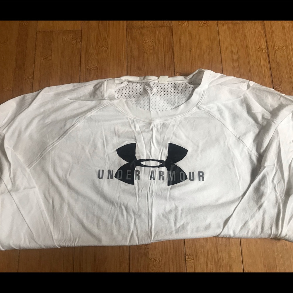 Women’s Under Armour shirt